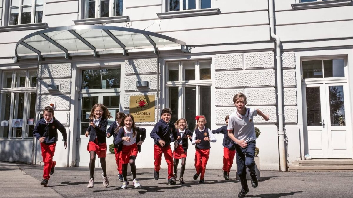AMADEUS kalbų, muzikos ir dailės vasaros stovykla Vienoje