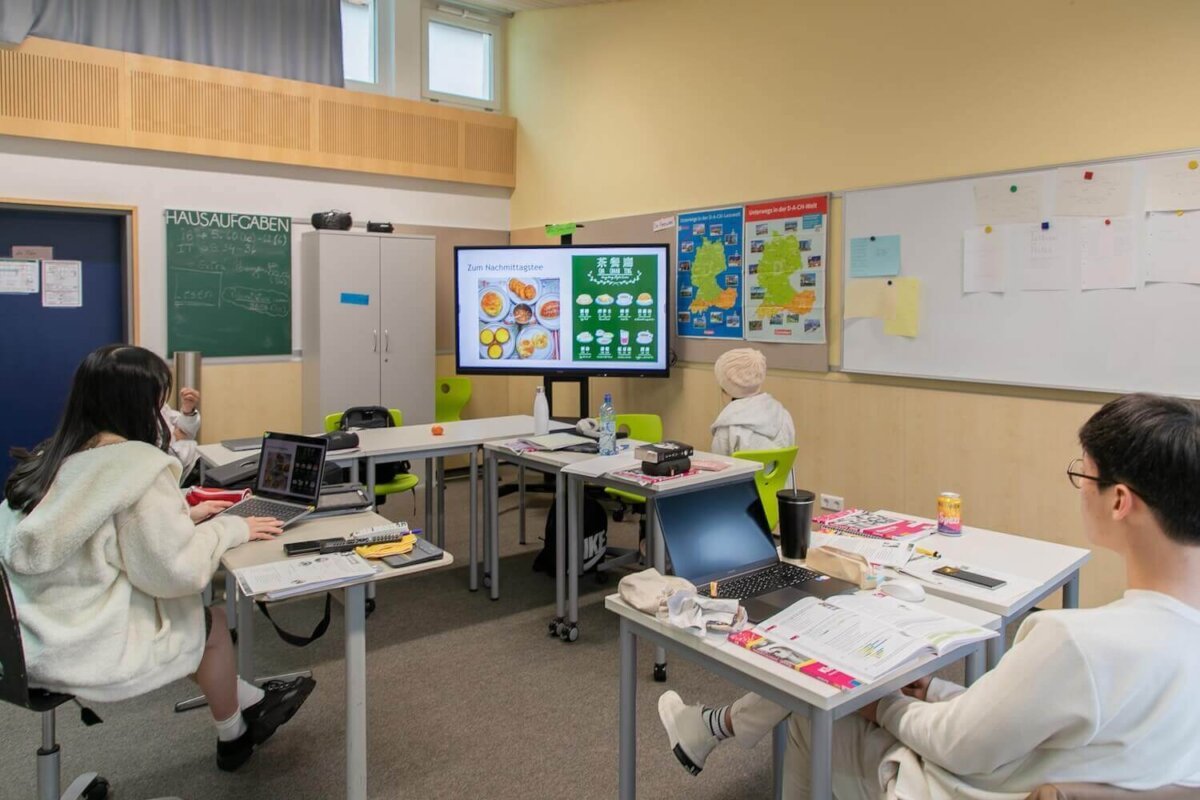 Schloss-Schule Kirchberg imersinė vasaros programa Vokietijoje