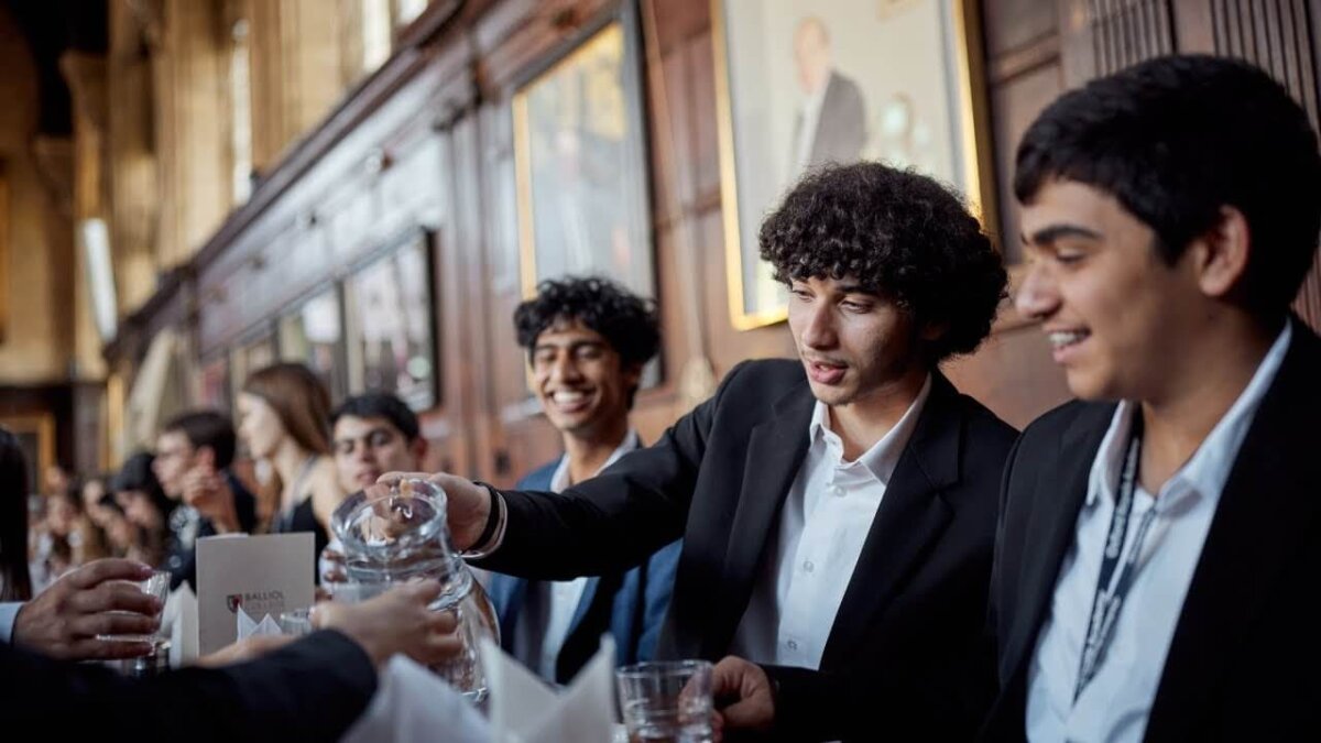 Oxford Royal verslo inovacijų ir verslumo vasaros programa